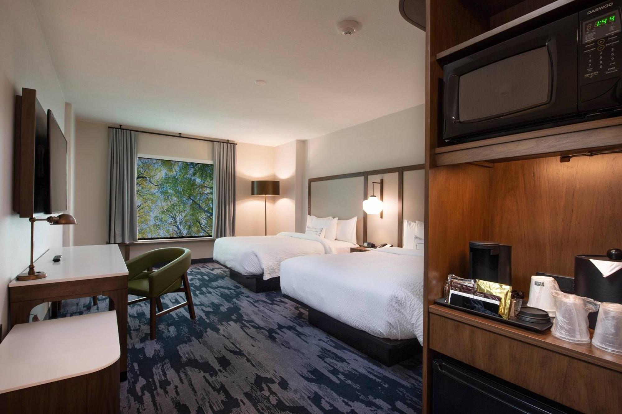 Hotel Fairfield By Marriott Edmonton International Airport