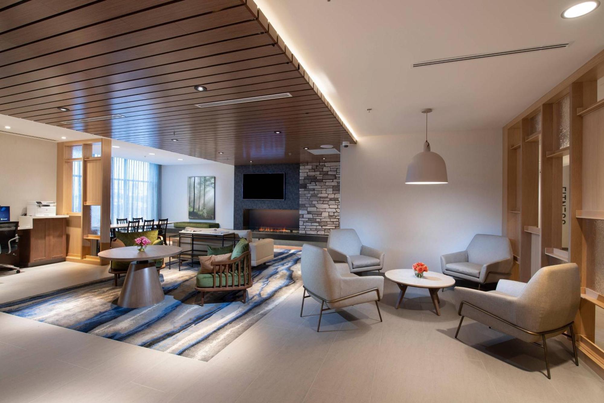 Hotel Fairfield By Marriott Edmonton International Airport