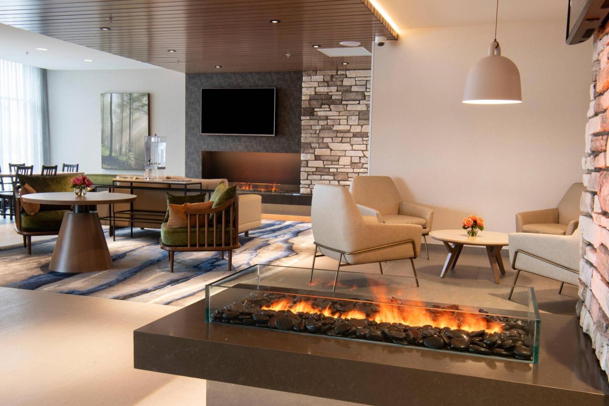 Hotel Fairfield By Marriott Edmonton International Airport