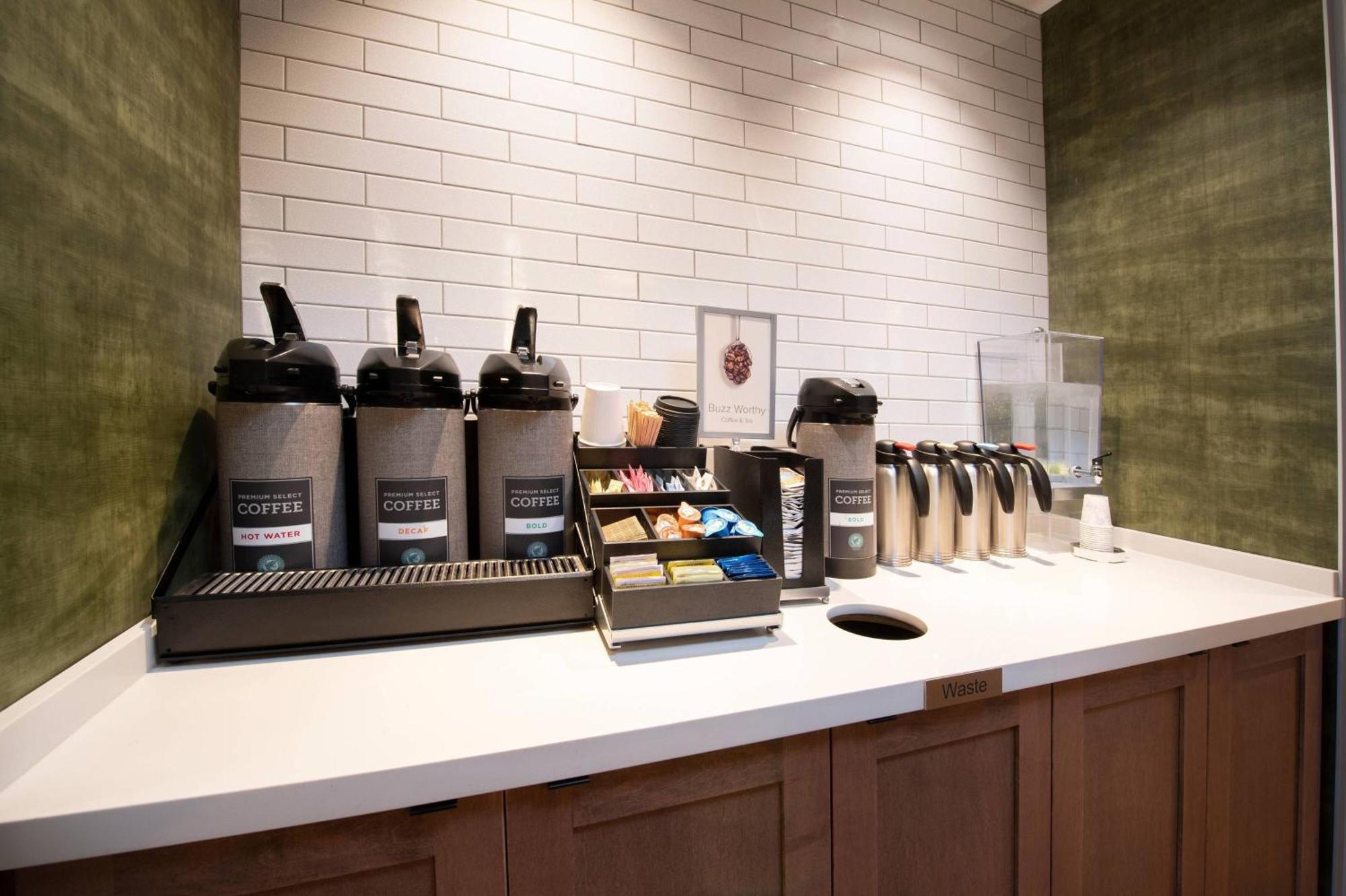 Fairfield By Marriott Edmonton International Airport Hotel 3*